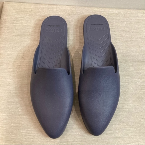 NATIVE Sz 9 Ara Bloom Slip  on Almond Toe Mules in Purple Blue - Picture 3 of 10